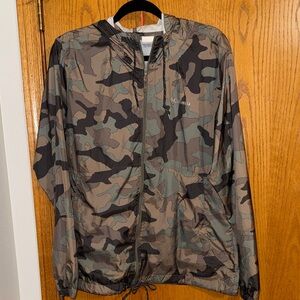 Columbia Women’s Green and Brown Camouflage Windbreaker